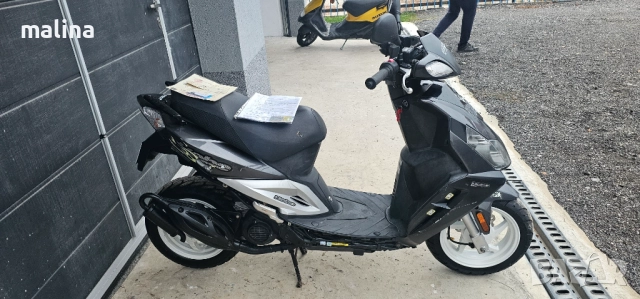 Скутер 50кубика внос от Германия регистриран , снимка 4 - Мотоциклети и мототехника - 52598164