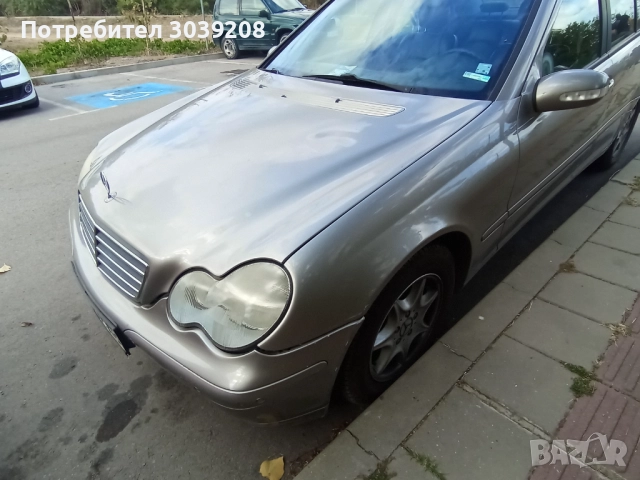 Продавам автомобил Мерцедес Бенц С 200