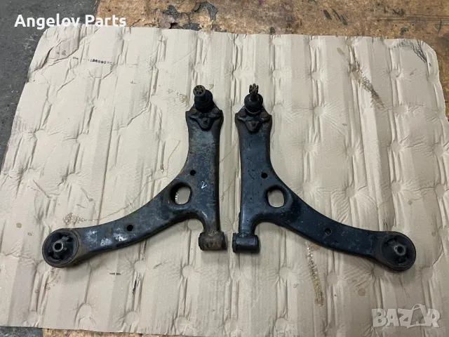 Предни носачи за Toyota Corolla Verso 2003 г.