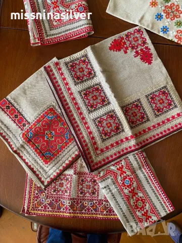 Каре българска бродерия, снимка 3 - Покривки за маси - 48879158