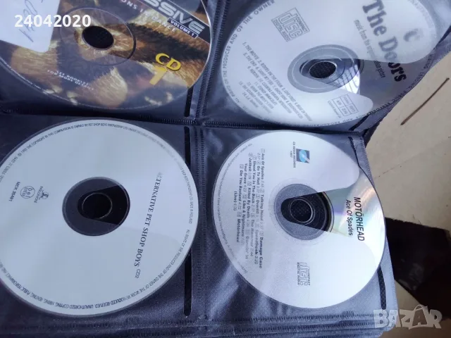 Sale! 50 матрични и оригинални диска + класьор, снимка 2 - CD дискове - 55728225