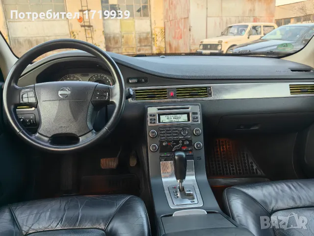 Volvo V70 2.5T Газ/Бензин, снимка 10 - Автомобили и джипове - 48136227