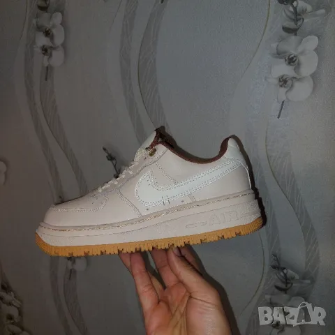 маратонки Nike Air Force 1 Luxe  номер 39  , снимка 8 - Маратонки - 48286959