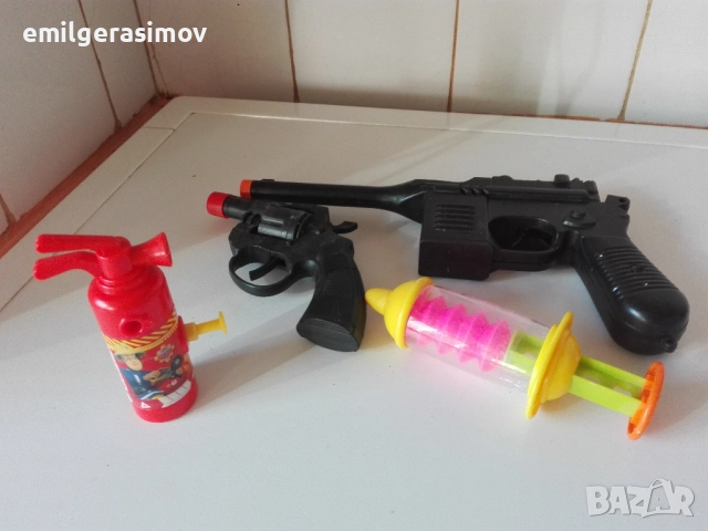 Пластмасови войници , пистолети лот динозаври.  , снимка 13 - Други ценни предмети - 36904160