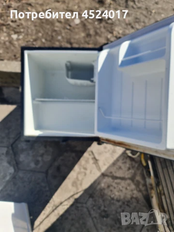 малък хладилник тип хотелски Внос от Англия, снимка 2 - Хладилници - 51160406
