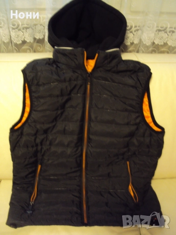 Грейка със сваляща се качулка