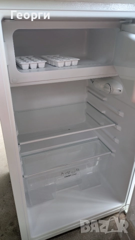 Хладилник с фризерна част Gorenje 96л А+, снимка 8 - Хладилници - 51790443