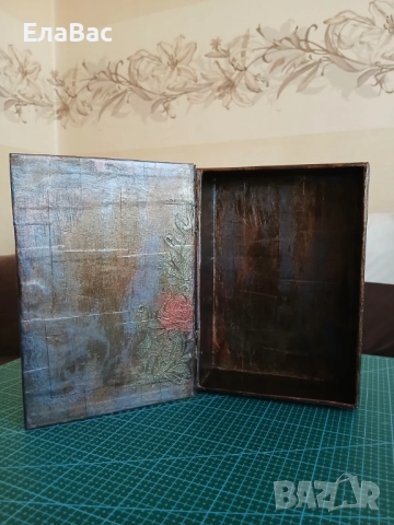 Подаръчна кутия книга от картон, снимка 3 - Ръчно изработени сувенири - 52957987