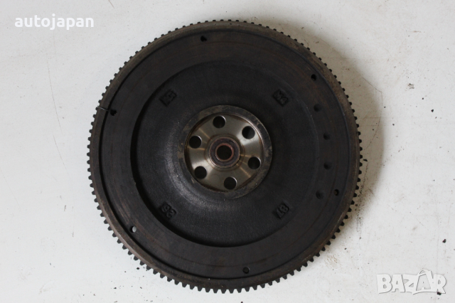 Маховик Хонда хр-в 1.6 16в 4х4 99г Honda hr-v 1.6 16v 4x4 1999, снимка 2 - Части - 44635223