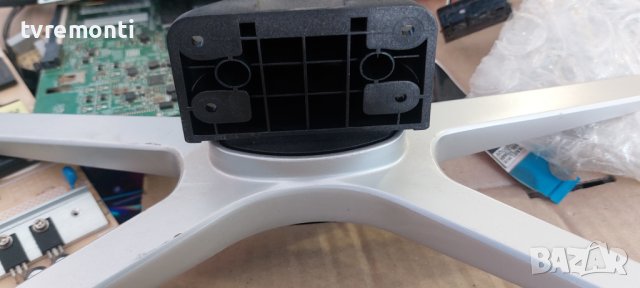 телевизор HITACHI оригинална стойка , снимка 2 - Части и Платки - 42009021