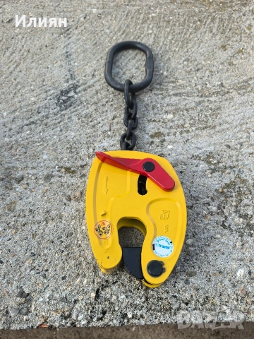 Лапа за ламарина