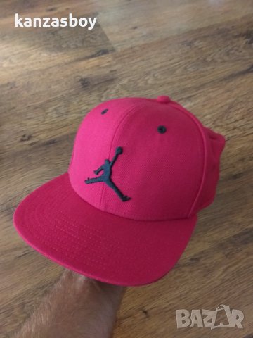 Nike Jordan Jumpman Snapback Cap In Red - страхотна мъжка шапка , снимка 3 - Шапки - 41846578