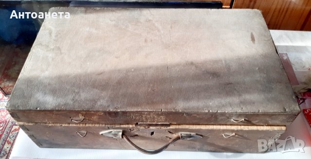 Стар военен куфар с надпис