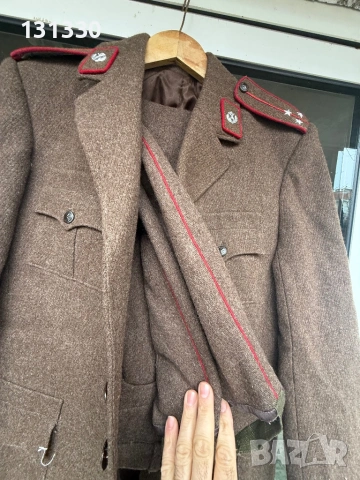 Продавам офицерска униформа , снимка 2 - Други ценни предмети - 50762852