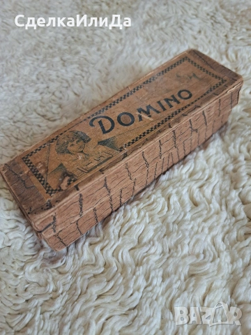 Домино старо дървено