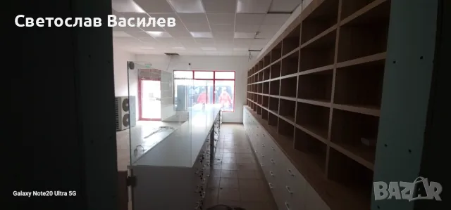 Отдава се под наем помещение, подходящо за аптека или друг вид дейност ж.к Кайсиева Градина, снимка 4 - Магазини - 49854133