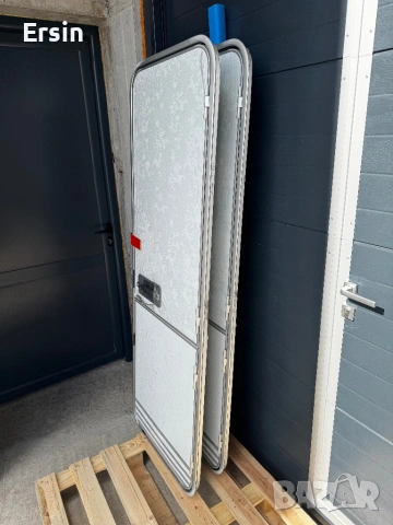 Оригинална врата за KNAUS  (Алуминиеви)(чисто нови) (налични 2 броя), снимка 6 - Къмпинг мебели - 48394447