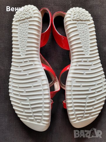 Дамски червени сандали-ЧИСТО НОВИ С КУТИЯ, снимка 4 - Сандали - 41083440