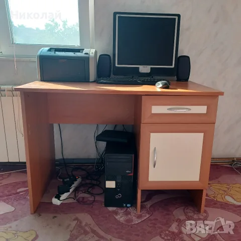 Продавам ученическо бюро