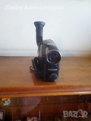 Видеокамера Panasonic мини с батерия без зарядно работеща., снимка 1 - Камери - 35915944