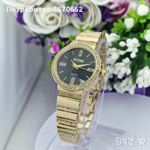 Дамски часовник GUESS – златист с черен циферблат