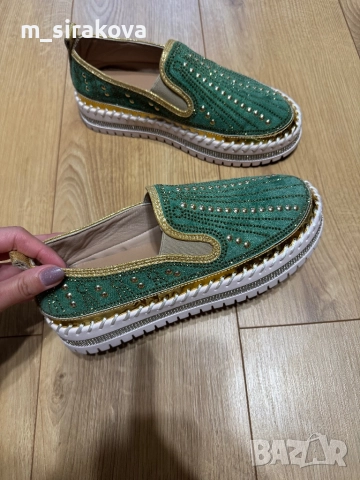 Мокасини с камъни, снимка 2 - Дамски ежедневни обувки - 51811687