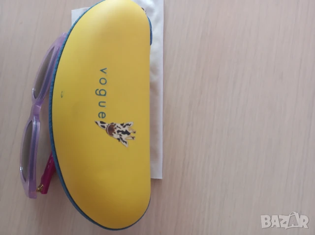 Детски слънчеви очила Vogue , снимка 4 - Слънчеви и диоптрични очила - 50514810