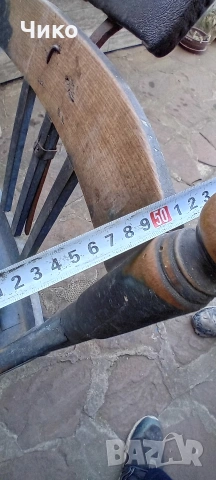 Стар дървен въртящ се бръснарски стол, снимка 4 - Антикварни и старинни предмети - 53865912