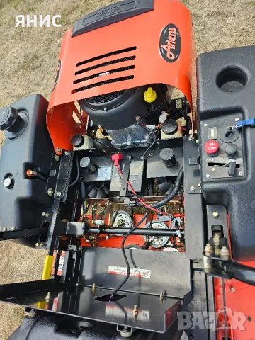 ТРАКТОРНА КОСАЧКА 18.КОНЯ BRIGGS&STRATTON/ НУЛЕВ ГРАДУС НА ЗАВИВАНЕ. КАТО НОВА , снимка 12 - Градинска техника - 56034485