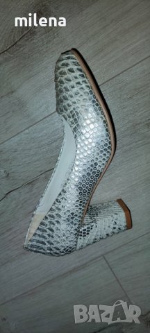 Нови обувки, номер 35, снимка 2 - Дамски обувки на ток - 41691570