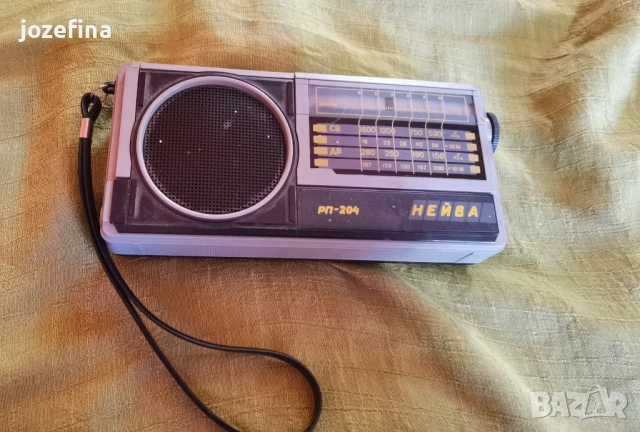 Продавам ретро радио Нейва рп- 240 , снимка 2 - Радиокасетофони, транзистори - 52643849