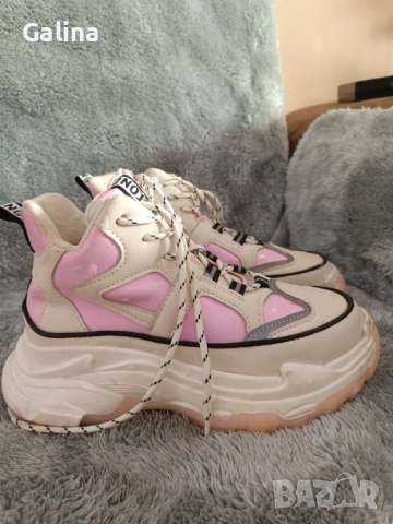 Оригинални маратонки , снимка 6 - Дамски елегантни обувки - 52942379