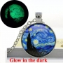 🌟🎨 Светещо 3D Колие кръгло- Ван Гог: 'Звездна Нощ' картина , снимка 1 - Колиета, медальони, синджири - 36113591
