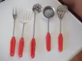Лот от 5 бр. кухненски прибори с червени дръжки, снимка 2