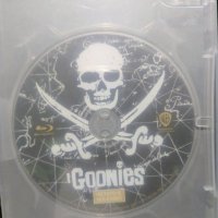 Дяволчетата / Gunnies - Блу Рей диск/Blu Ray disc/без Бг субтитри , снимка 2 - Blu-Ray филми - 39067947