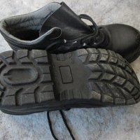 Продавам работни обувки №46 със стоманена капачка, маслоустойчиви., снимка 7 - Други - 41797289