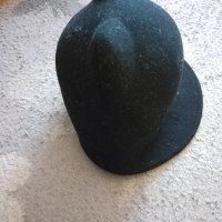 Нова!Детска черна шапка с ушички, снимка 2 - Шапки, шалове и ръкавици - 44385360