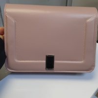 Модерна и стилна дамска чанта в нежни лачени цветове, снимка 8 - Чанти - 44329756