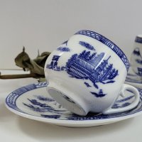 Колекционерски порцеланови чаши за кафе Artil Bone China, произведени в Румъния., снимка 3 - Чаши - 40892501