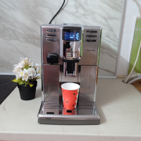 Кафе автомат Saeco INCANTO HD 8917, снимка 2 - Кафемашини - 44742418