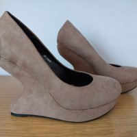 НОВИ Дамски обувки на платформа, снимка 1 - Дамски елегантни обувки - 41265851