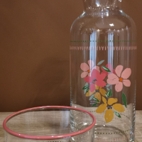 Гарафа с чаша с цветя, снимка 1 - Чаши - 44573040