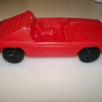 Червена пластмасова кола соц играчка, снимка 3 - Коли, камиони, мотори, писти - 44342707