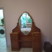 Старинна тоалетка с огледало, снимка 3 - Антикварни и старинни предмети - 42060953