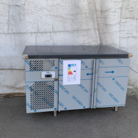 Хладилна маса с две врати НОВА италианска, снимка 3 - Обзавеждане за заведение - 44632521