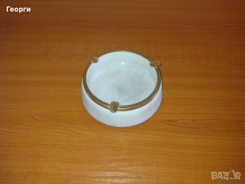 Пепелник, снимка 1