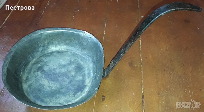 Стар меден тиган с желязна дръжка, вероятно от началото на 20-ти век., снимка 1