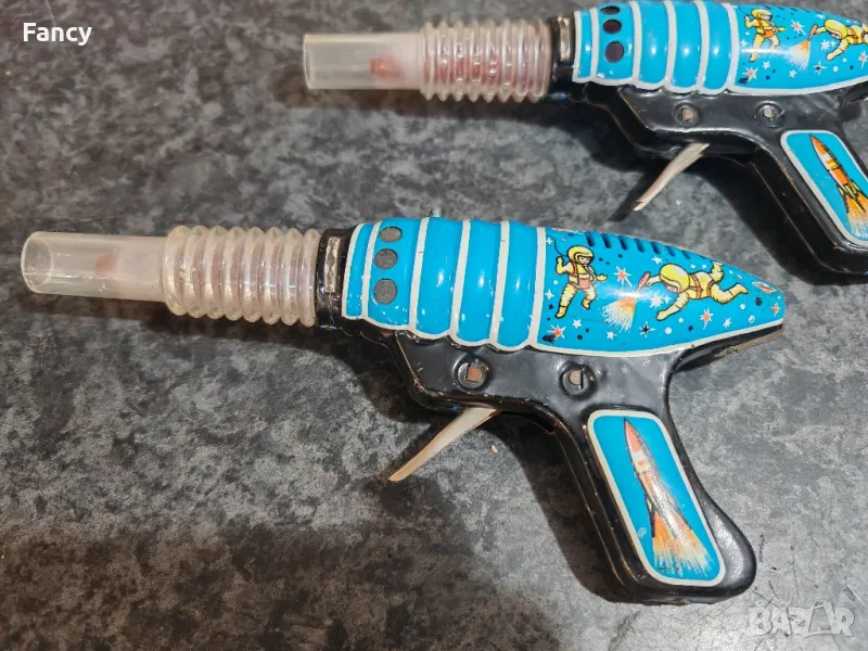 Стари ламаринена пистолети с ефект, снимка 1