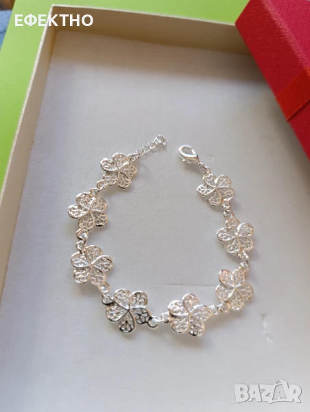 Нова, масивна сребърна гривна,с цветя в подаръчна кутия., снимка 1