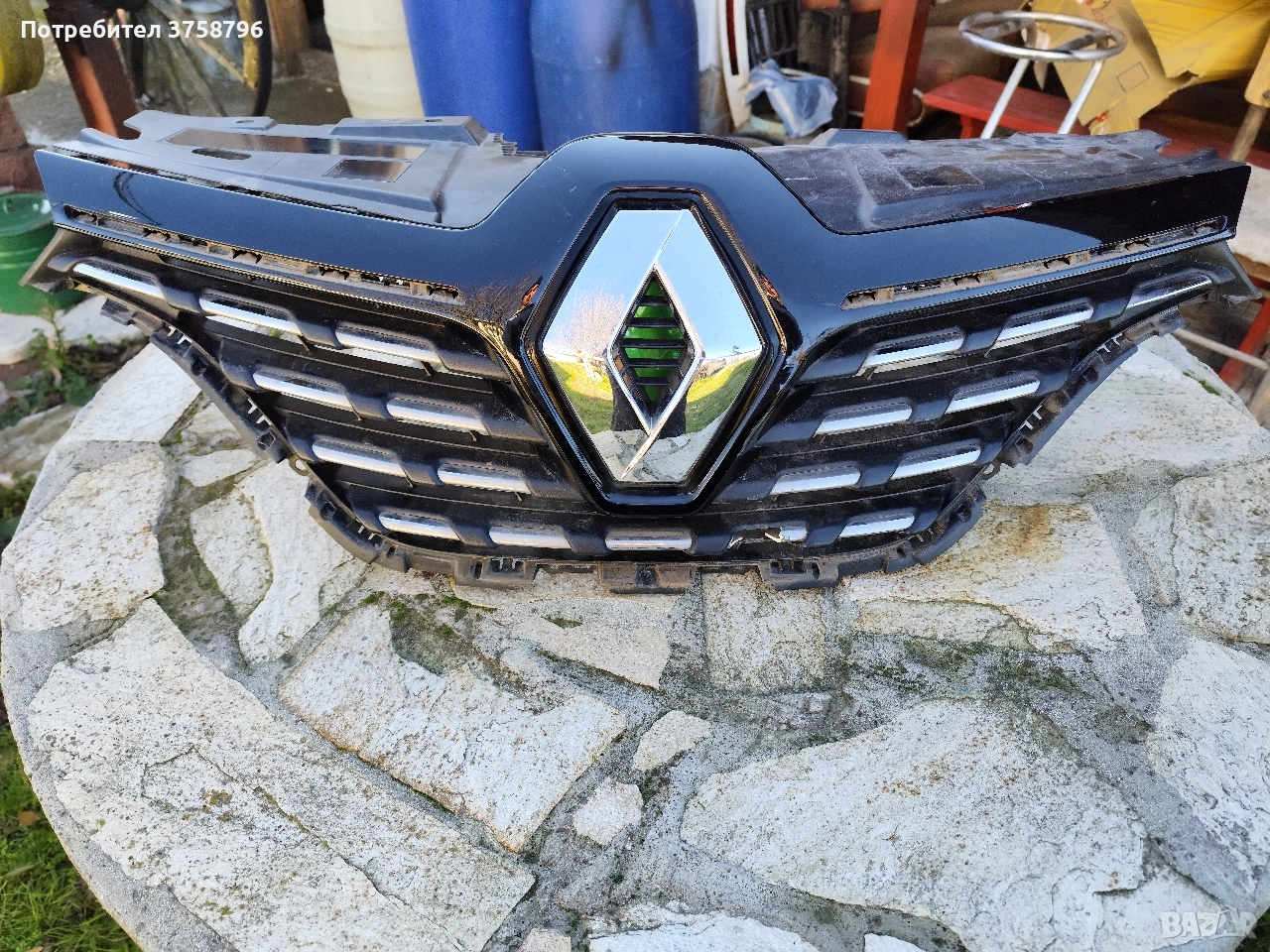 Решетка между фаровете за Renault Kadjar-2 2020год., снимка 1